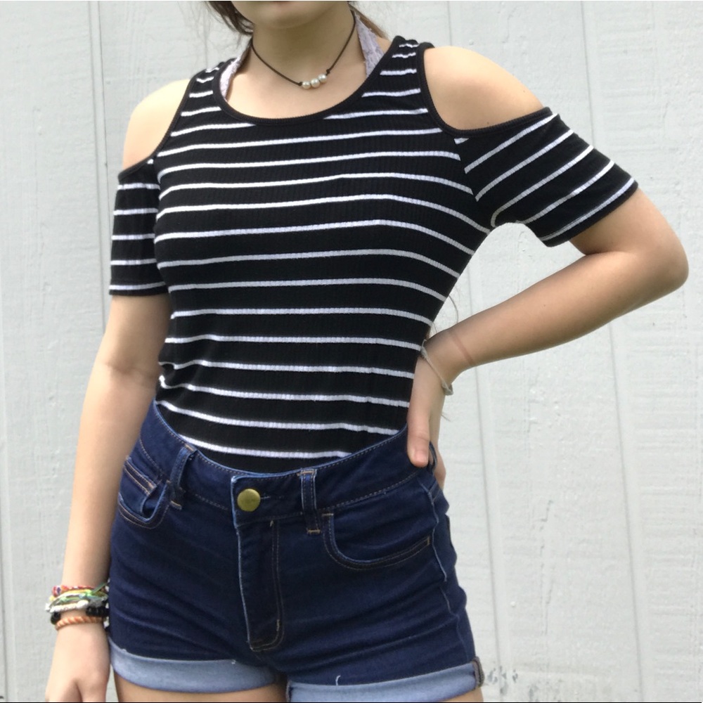 Ribbed Cold Shoulder Top